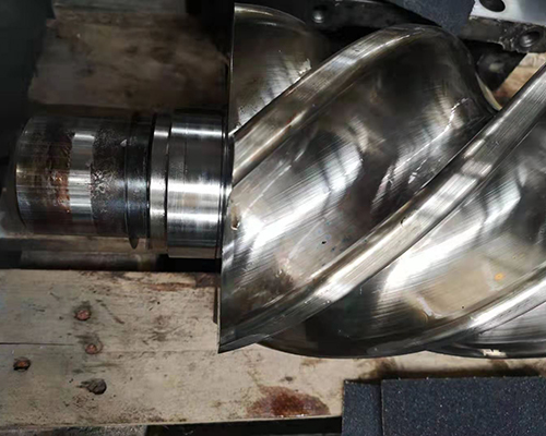 V75-8螺杆空压机主机维修